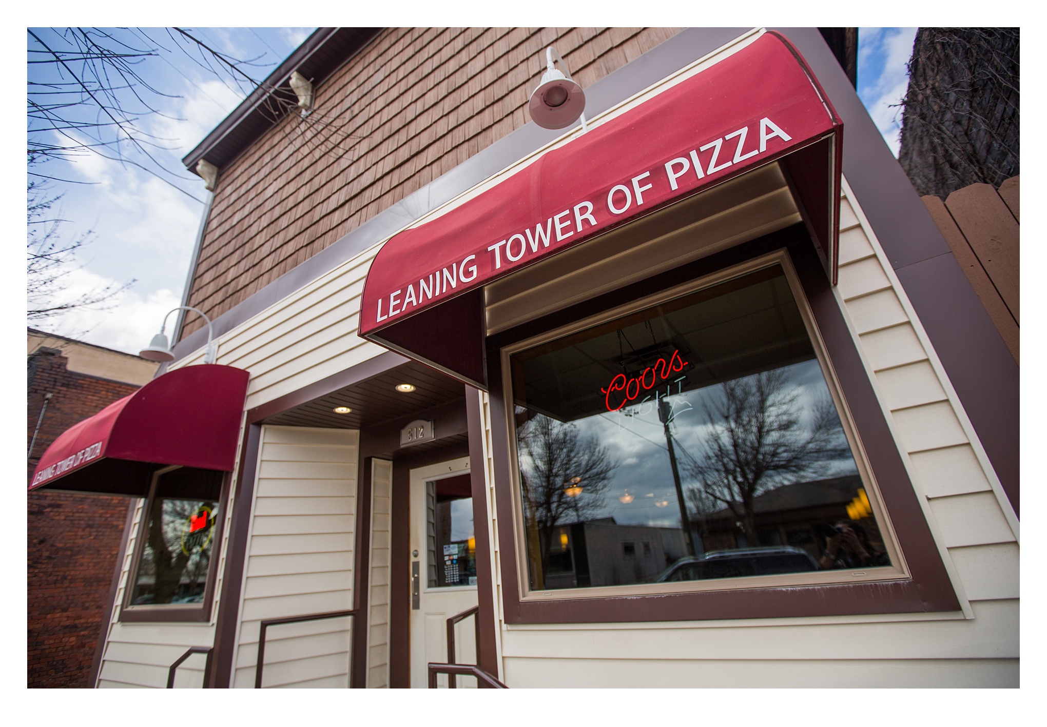 About Leaning Tower of Pizza - Homemade Pizza in Ankeny, Iowa | Leaning 